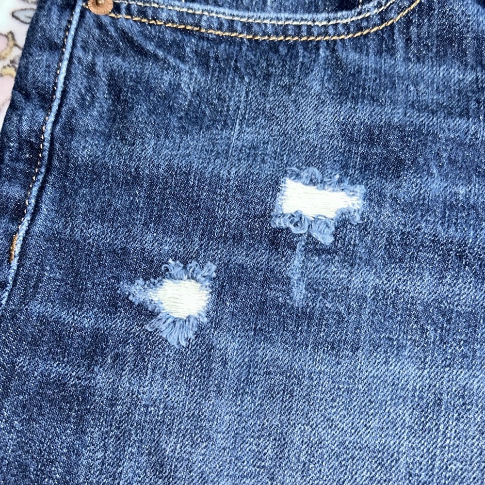 American Eagle 🦅 Shorts - Picture 3 of 9